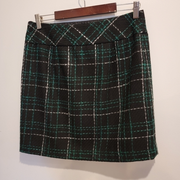 LOFT Green Plaid Skirt - Picture 2 of 12